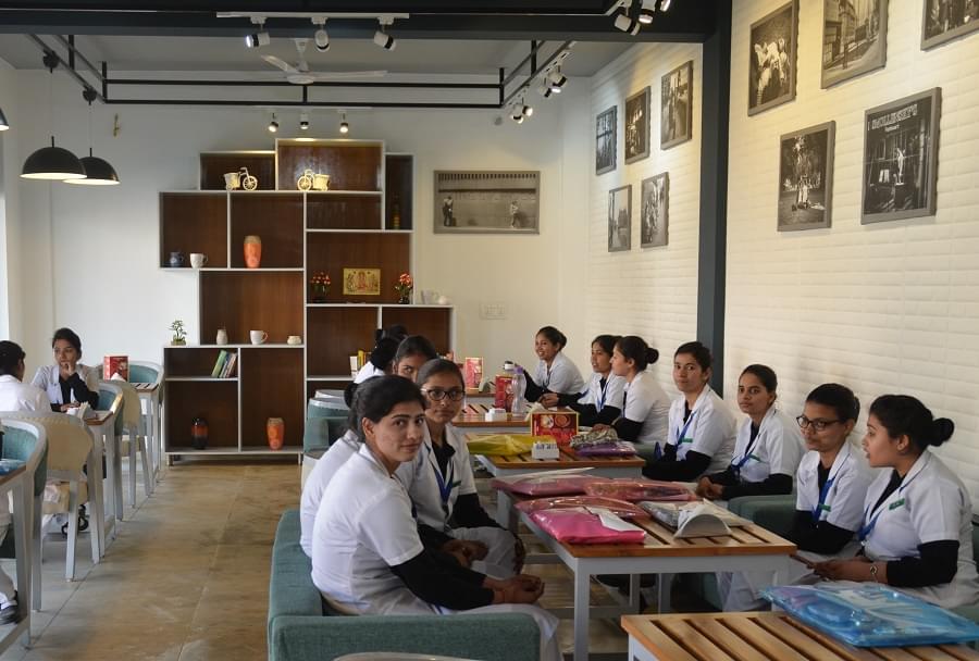 SRHU Cafeteria photo 2